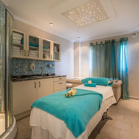 Akinon Aparthotel La Nucia